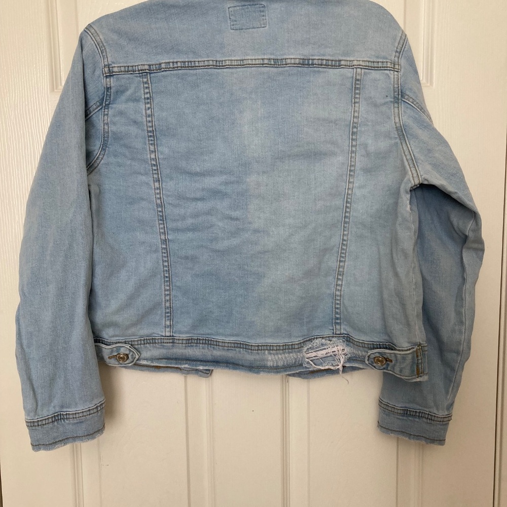 Stitch + Feather Distressed women’s denim jacket. Size L - Picture 2 of 7